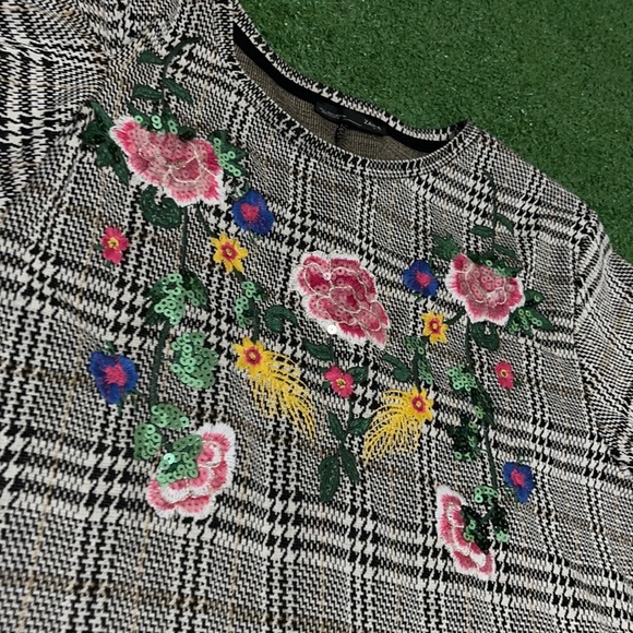 Zara Plaid Floral Sequin Embroidered T-Shirt Dress - Picture 6 of 9